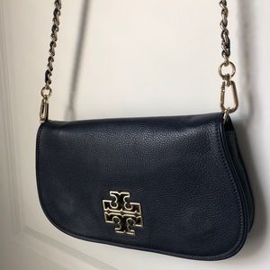 Crossbody, shoulder bag, clutch! 3 bags in one!